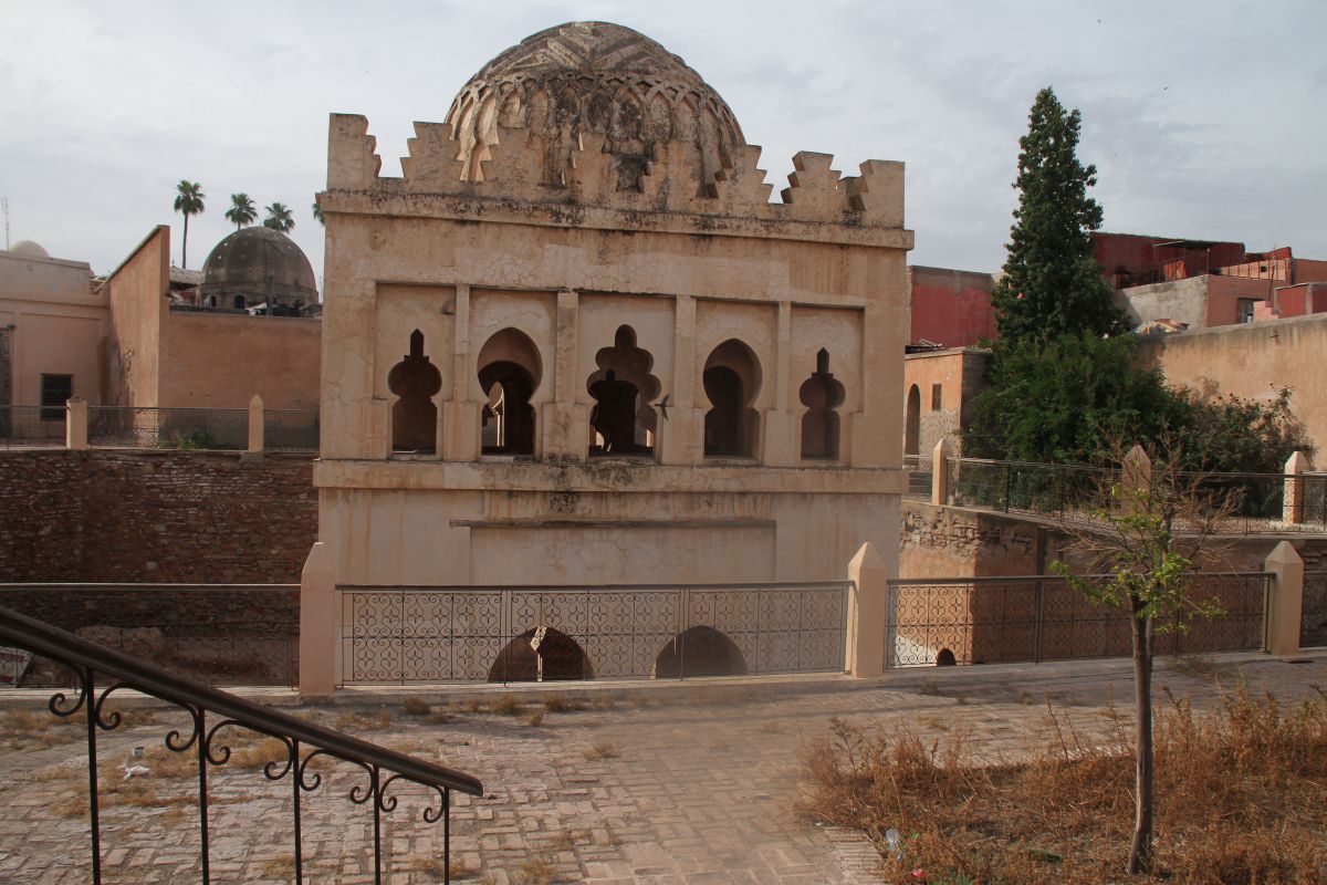 La koubba Almoravide, seul vestige de la Médina subsistant de la florissante dynastie fondatrice de la ville ocre.